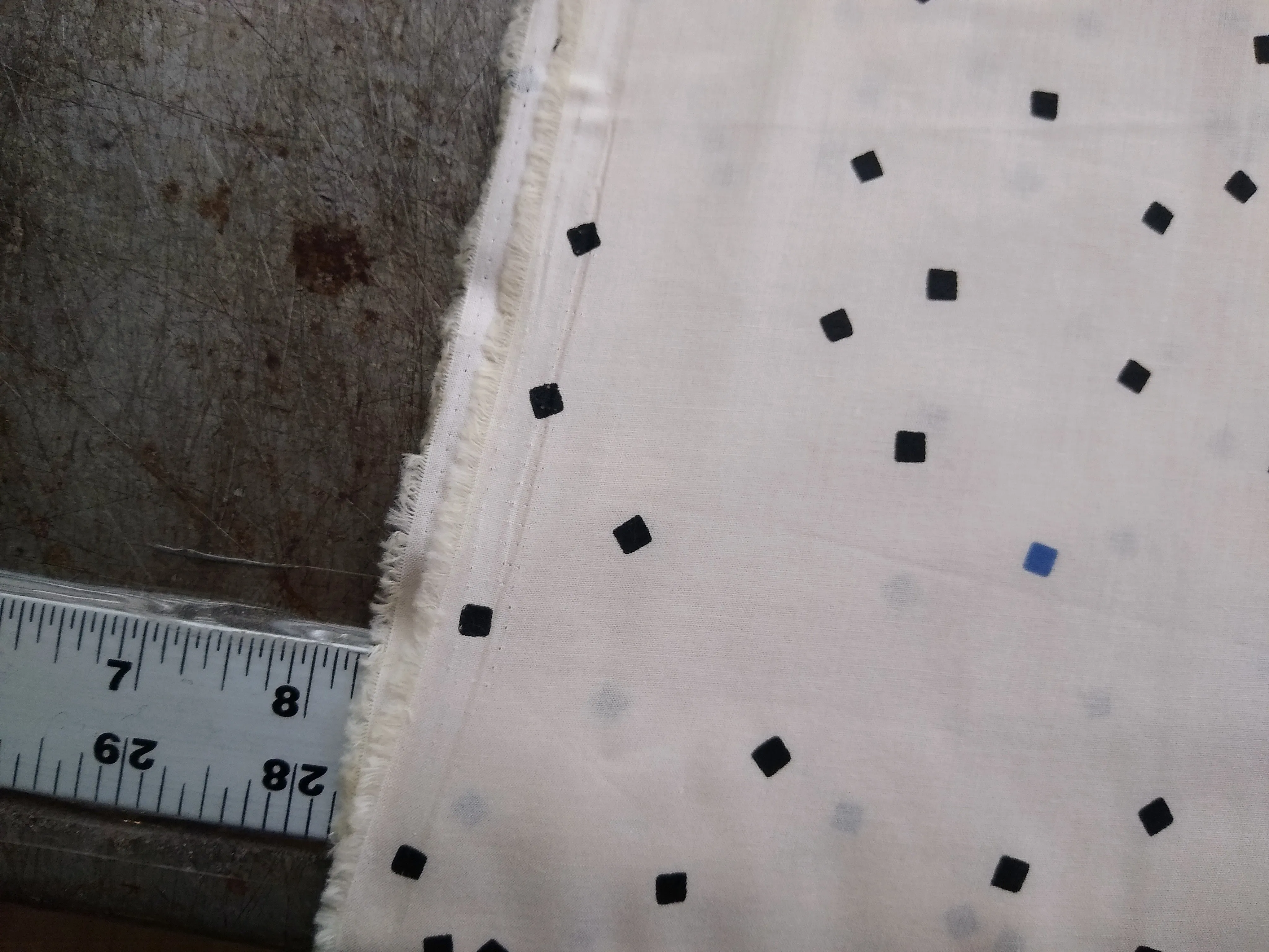 Cotton Lawn / Scattered Square