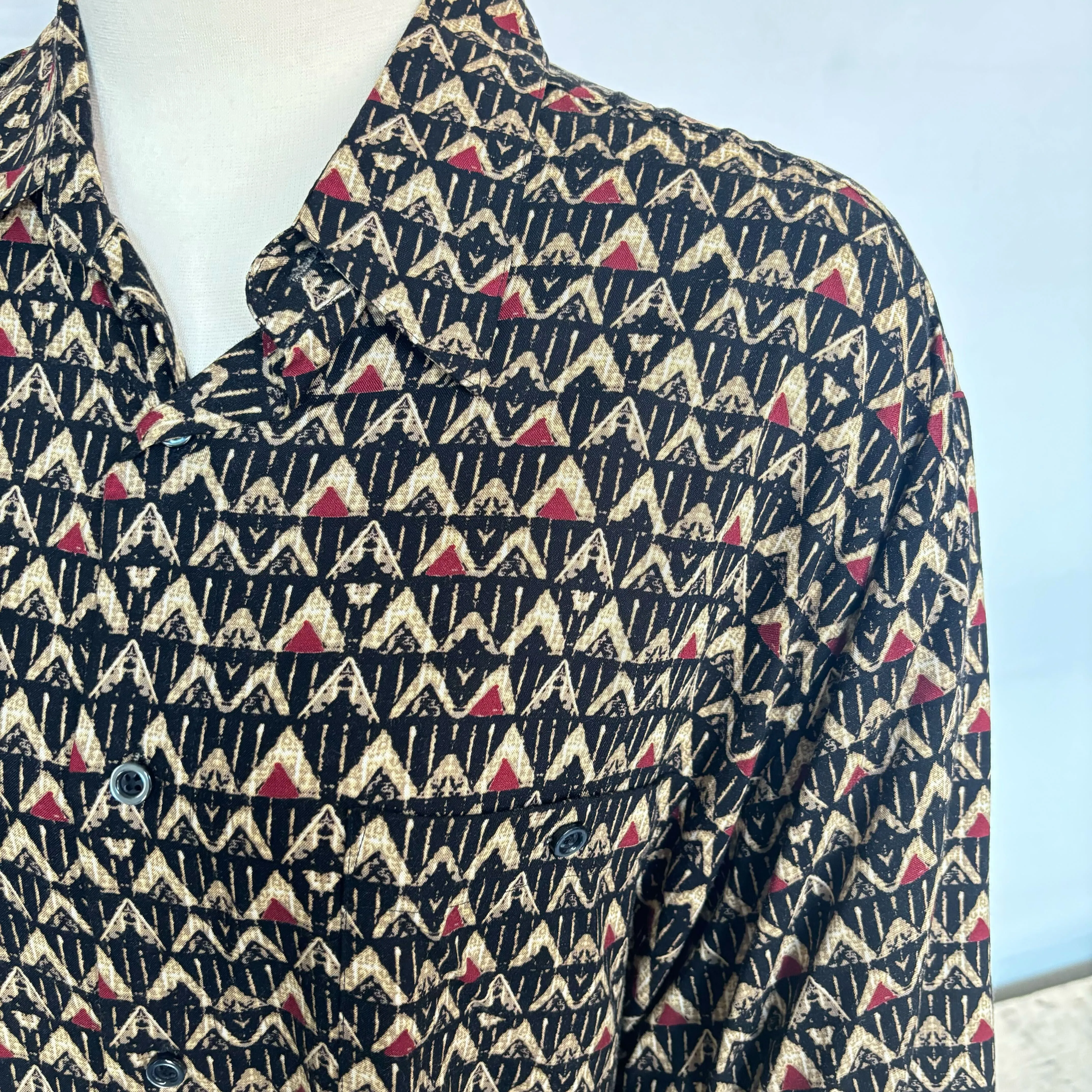 Vintage Triangle Pattern Short Sleeve Button Up